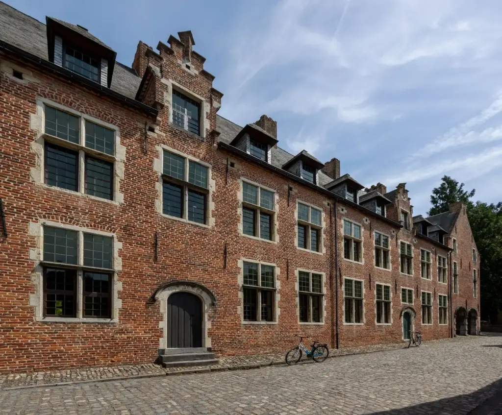 waarom we massaal terugverlangen naar de nostalgie van de jaren 90